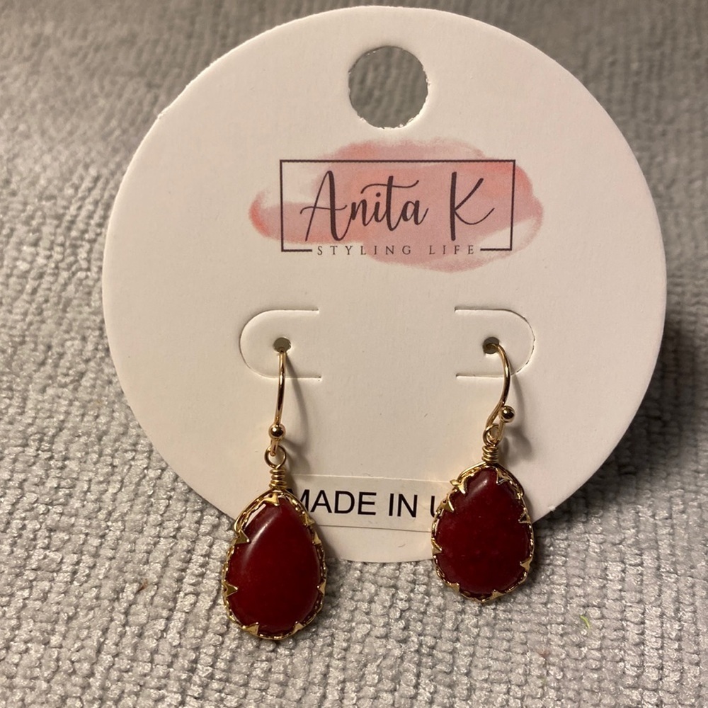 💫$10 add on. Ruby Red Drop Stone Delicate Earrings.